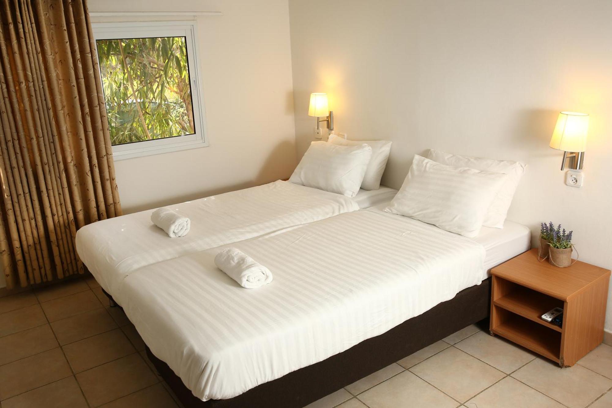 Eilot Kibbutz Country Lodging Eilat Quarto foto